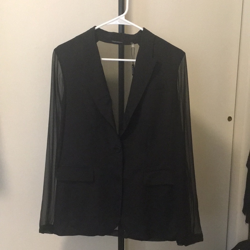 Elie Tahari!! Never worn!!